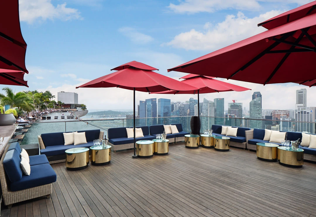 CÉ LA VI Singapore skydeck at day with skyline