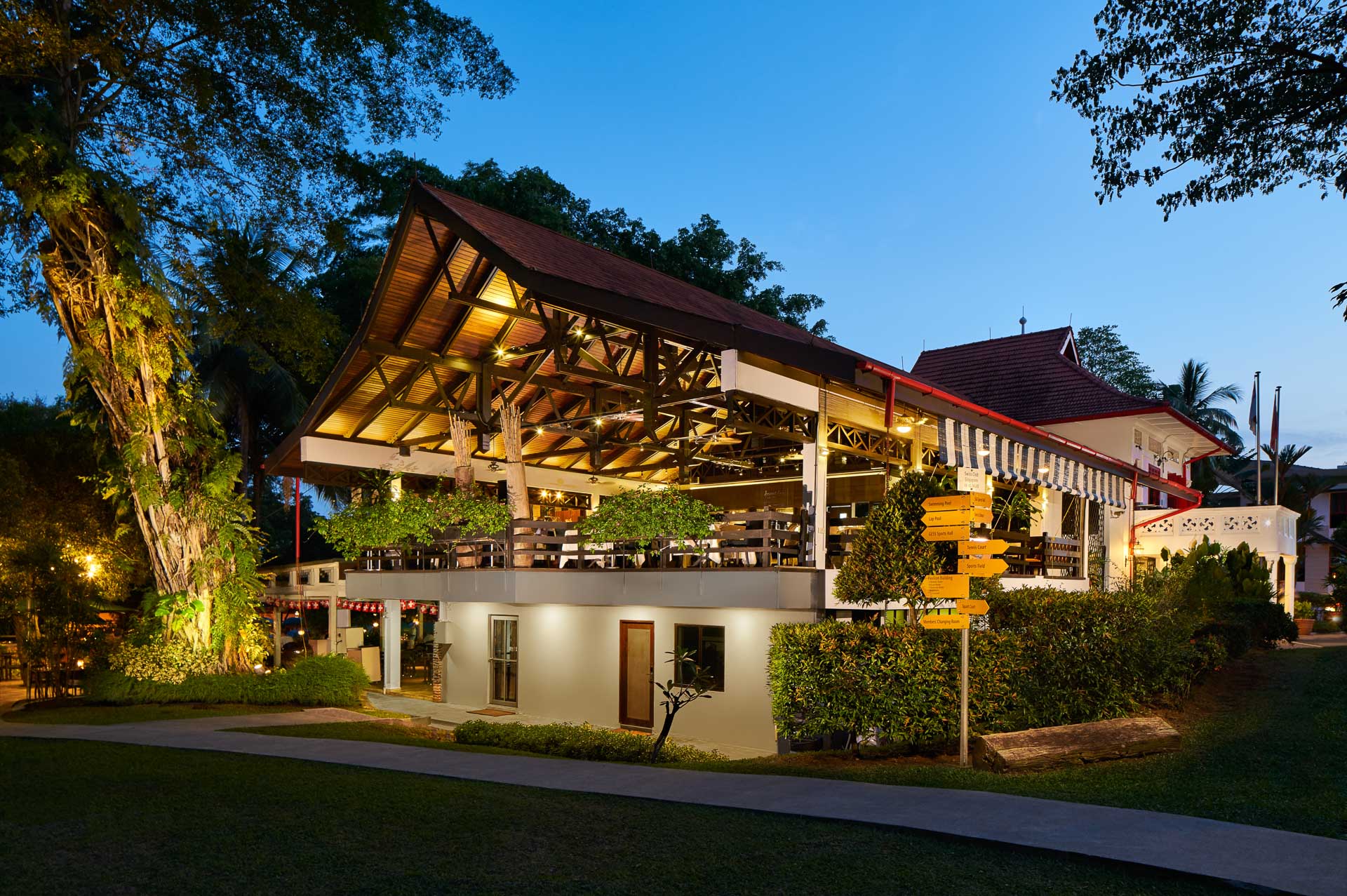 050-architectural-photography-spaces-Swiss-Club-Singapore-Arbenz-Restaurant-Exterior-min
