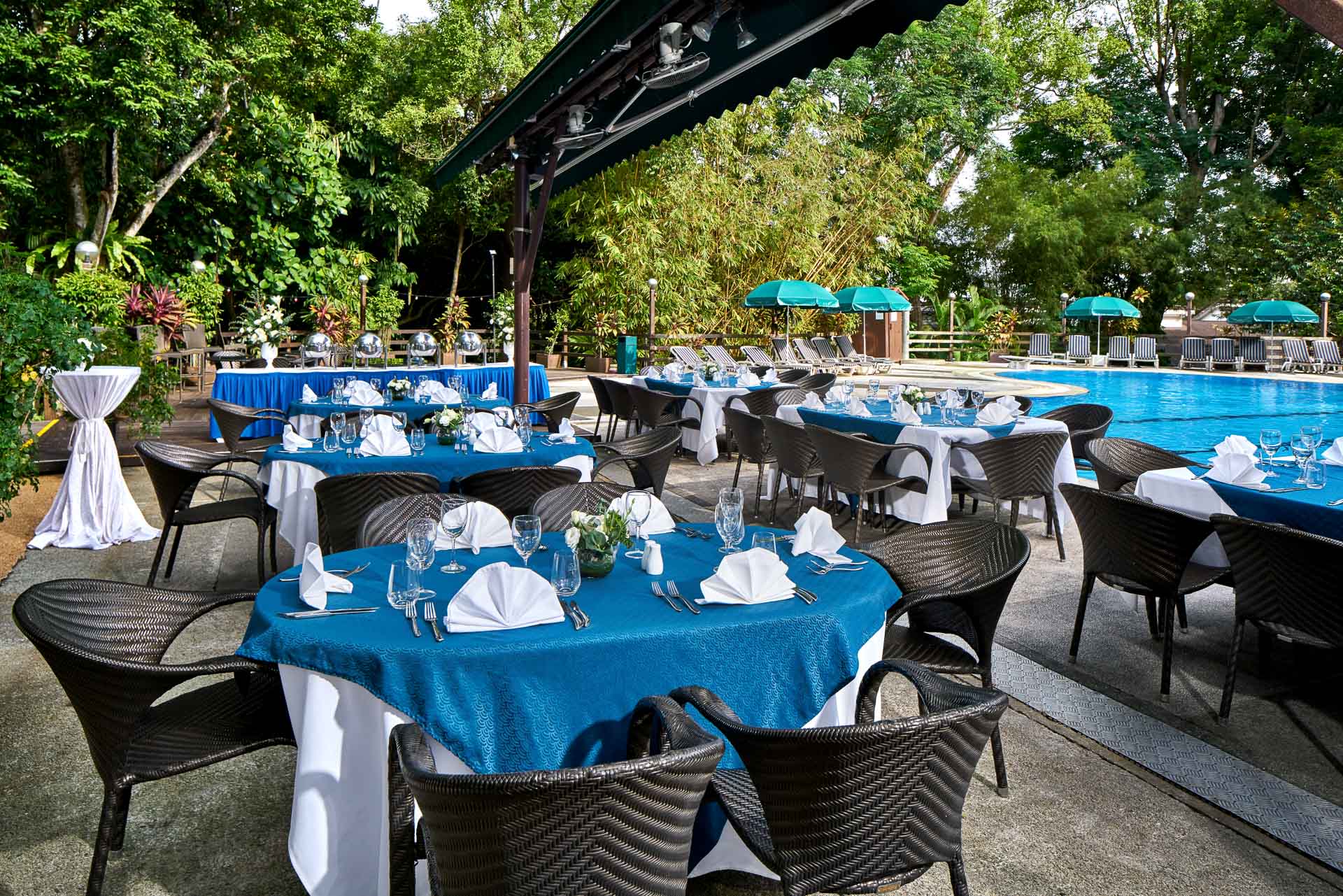 Interior-Photography-Swiss-Club-Singapore-Poolside-Dining-min